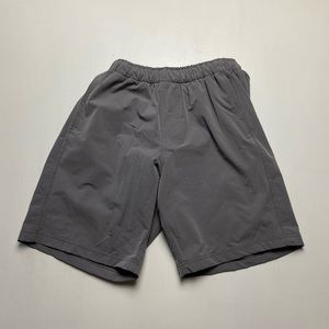 Myles Everyday Short Size S 8” Inseam Fog
